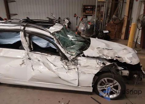 2008 BMW 328Xi from USA, damaged, VIN WBAVT73558FZ37400